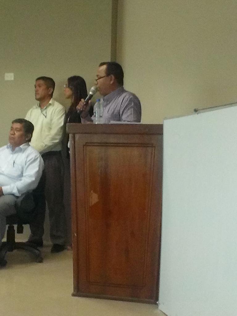 isladebejucal's tweet photo. Intervención de Presidente del G.A.D. Miguel Ángel Botto. http://t.co/KZ5lrSnlmf