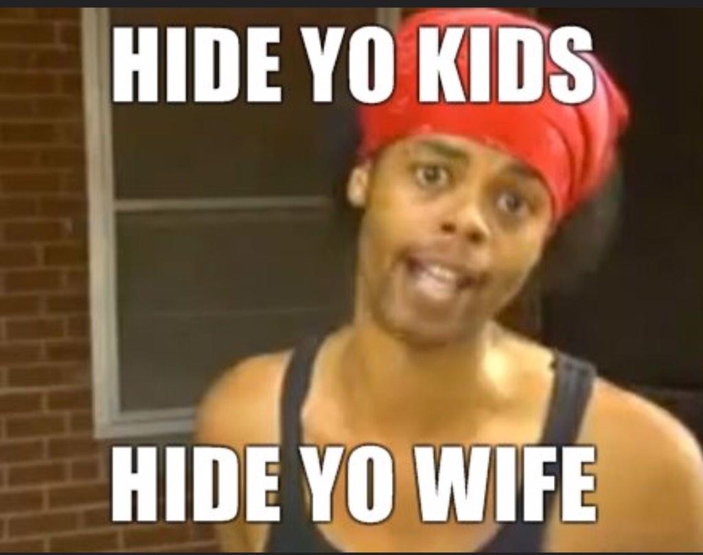hfeider's tweet photo. Expressing concern to @contact_lenz about there being a murderer on the loose. #hisresponse #typical http://t.co/RyQQYFNSGr