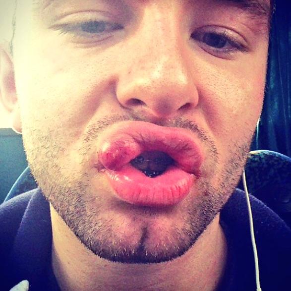 desmondcure321's tweet photo. When the pussy bites back... #DesCouldntHandleThatPussy http://t.co/9qVgYjt9ri