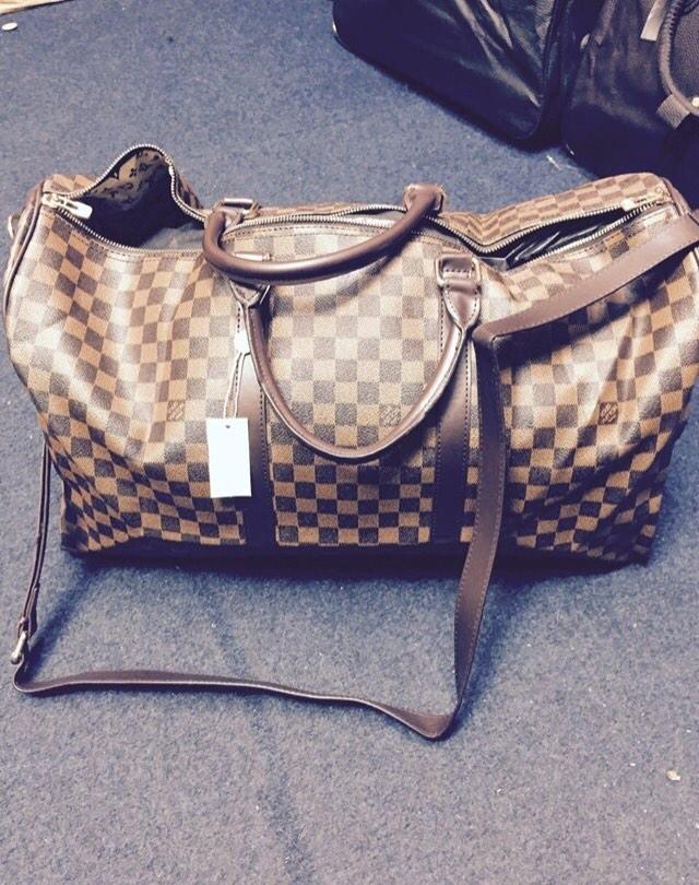 AClassStore's tweet image. Louis Vuitton travel bag £75 including postage call 07827 387168 for orders