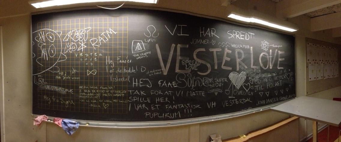 aegiden's tweet photo. Dejligt at have besøg #vesterdal #faae http://t.co/Fwn2ZS18Xf
