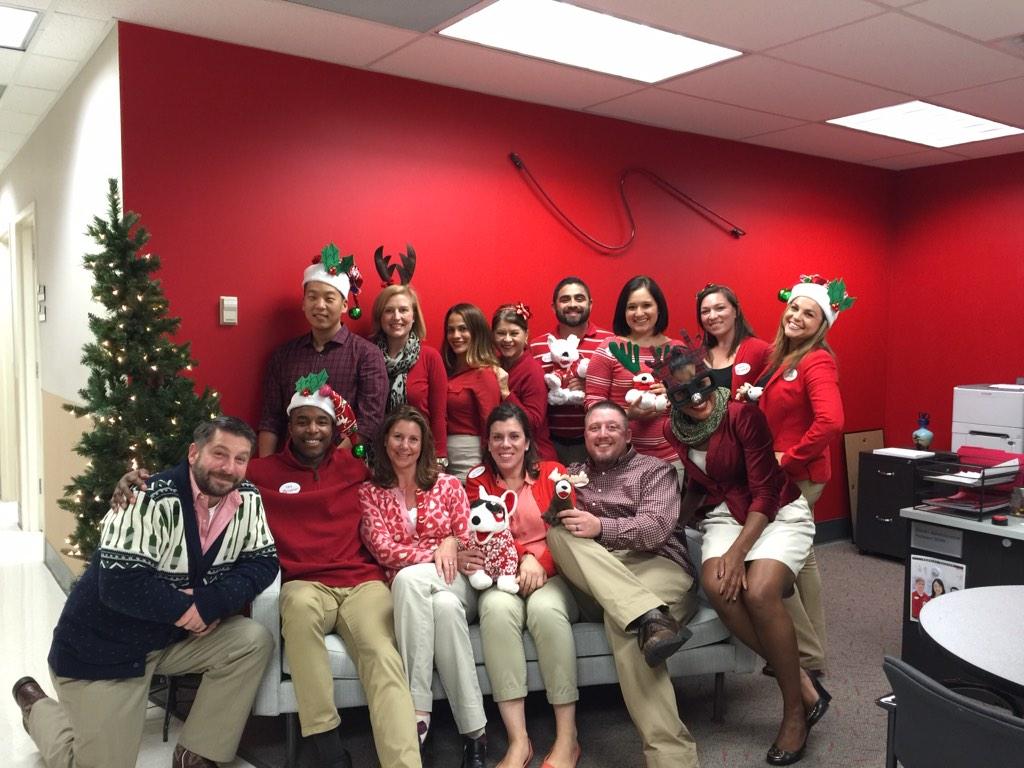 KatieDolton's tweet photo. Tis the season. Target team prepping for holiday greetings. #D240 #BestTeaminRetail http://t.co/nXC6L9b3jn