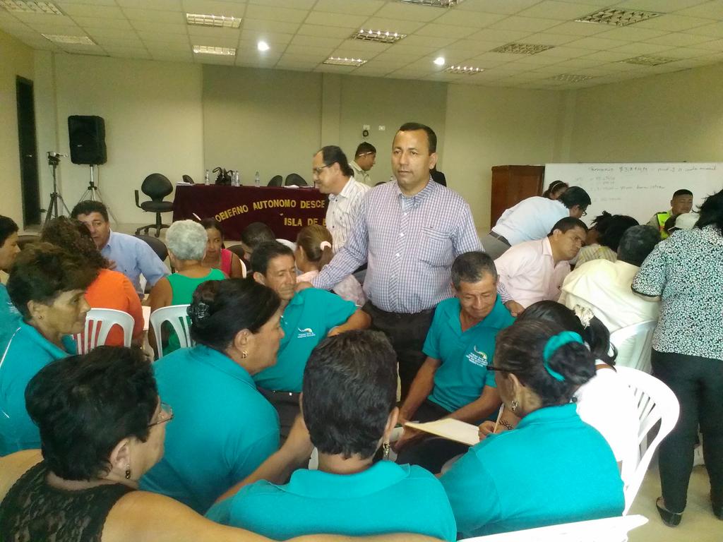 isladebejucal's tweet photo. Participación en las diferentes mesas de trabajo http://t.co/lOwMCf5le2