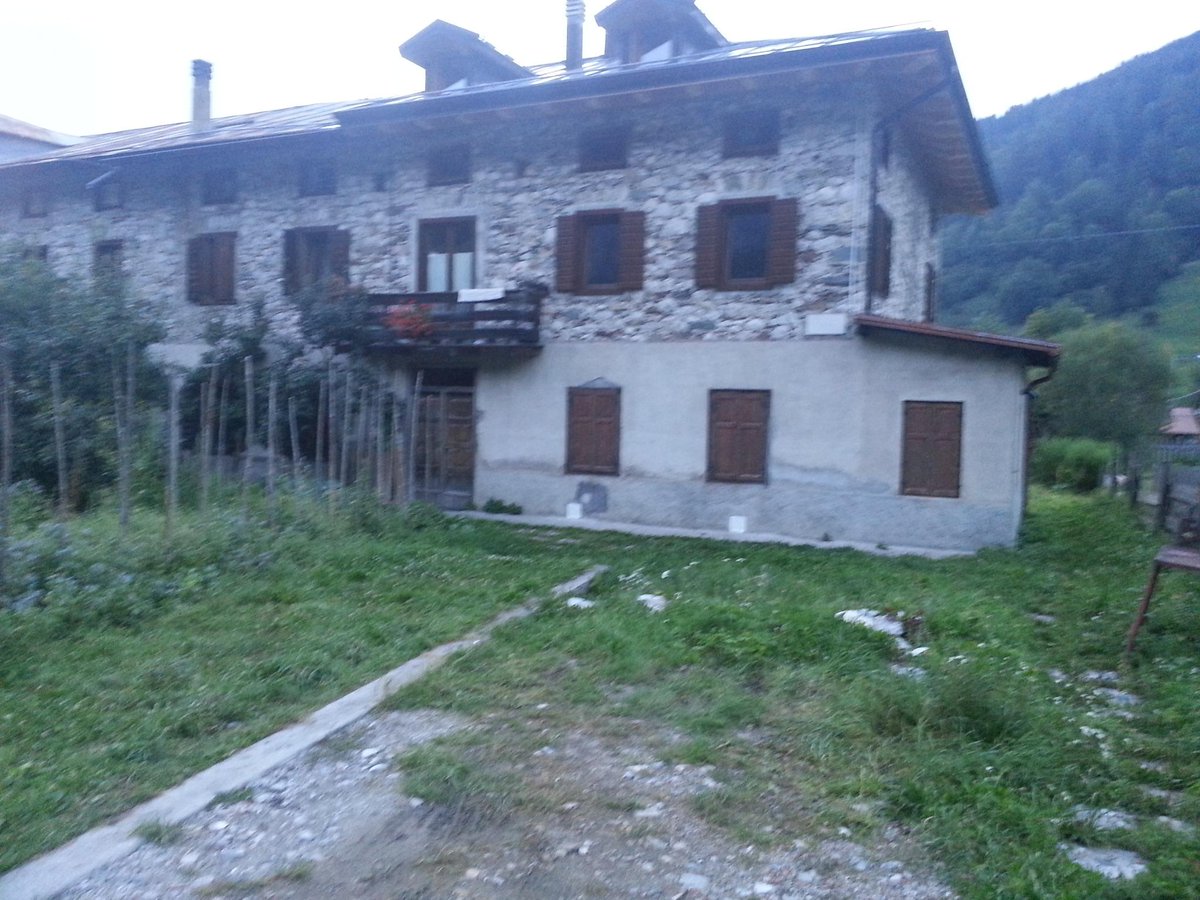 una bella casa in montagna.....