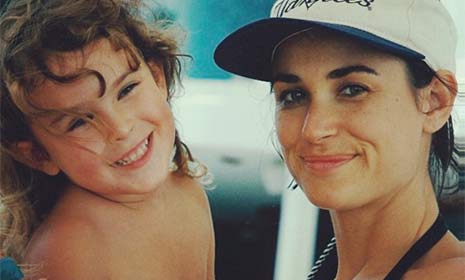 Rumer Willis ( has posted the sweetest message for her mother Demi Moore ( 