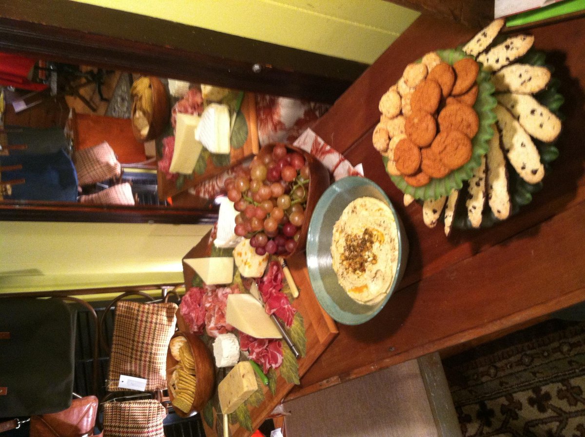 Five minutes from start.  Big or small, get your butts down to our big ass party.  We're gonna have some fun!