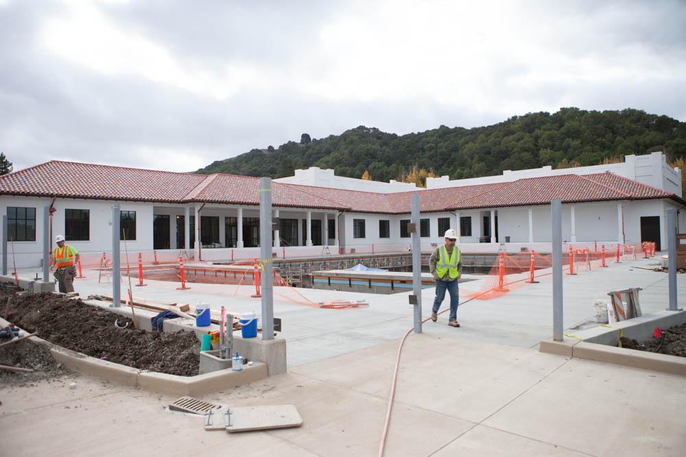 AliotoRecCenter's tweet photo. Pool Deck is finished and the plaza walkway is coming together. @smccampus
@smcgaels @stmarysca http://t.co/DHJCqvnCo9
