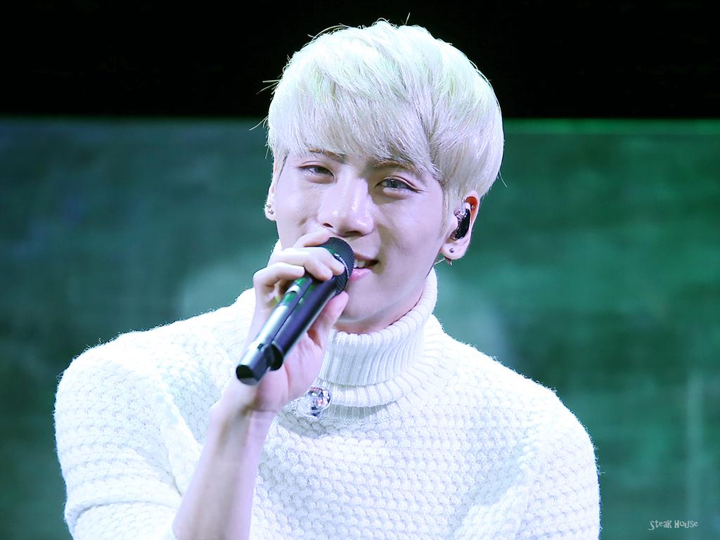 141021 Jonghyun @ Blue NIght Special Event - Estudio Abierto  B2Ma_eOCUAAH0oy