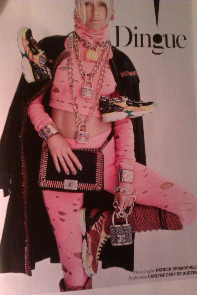 la_coureuse's tweet photo. Тяжелый люкс во французском Vogue http://t.co/NGhcL0wbBm