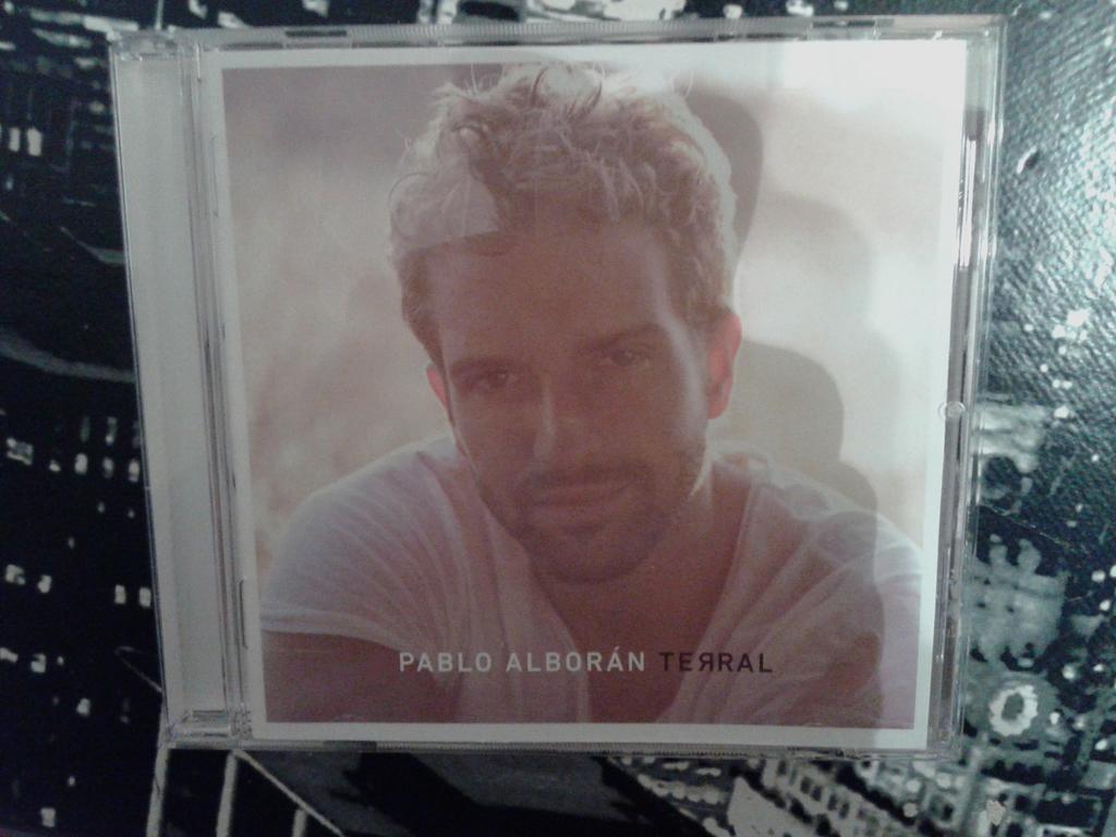 EstefySM5's tweet photo. Ya lo tengoooo... ya puedo cambiar el disco Tanto de @pabloalboran del coche! Renovada gracias a @GatoMb15 TE AMO! http://t.co/5NDhZAJSqg