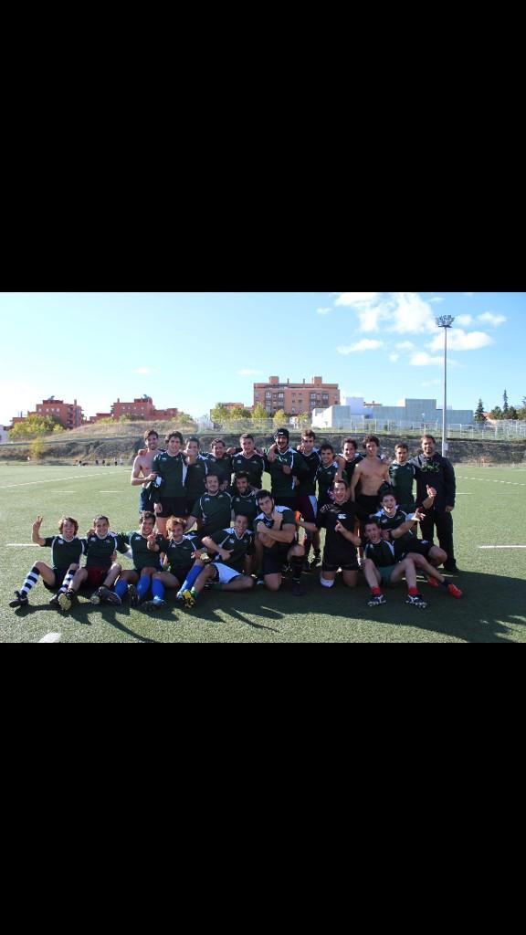 UamRugby's tweet photo. Esto señoras y señores se llama equipo , placaje a placaje , ostia a ostia http://t.co/gz8e1MuCxI