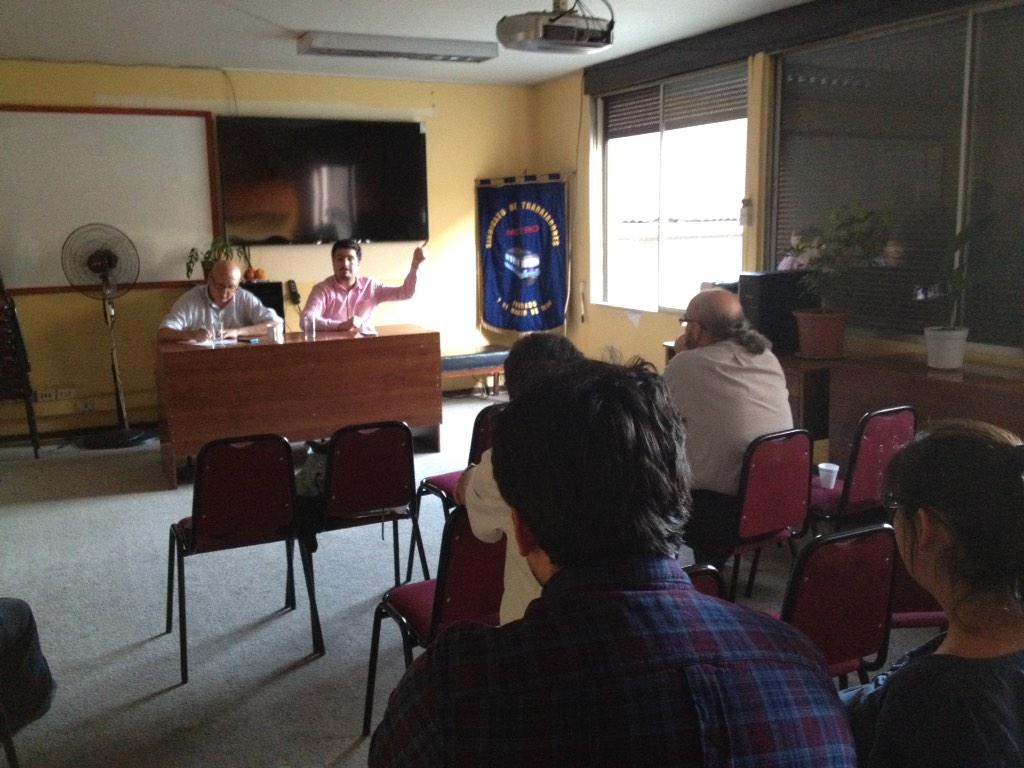 FIELChile's tweet photo. Ahora, abogado Pablo Zenteno detalla necesidad: "en Chile no está consagrado el derecho fundamental a huelga" http://t.co/KVE5B80f8Q
