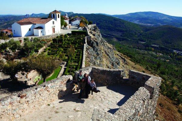 Ontdek Alentejo's historische heuveltop-stadjes bedekt met kastelen, zoals Marvão. #Alentejo #Portugal