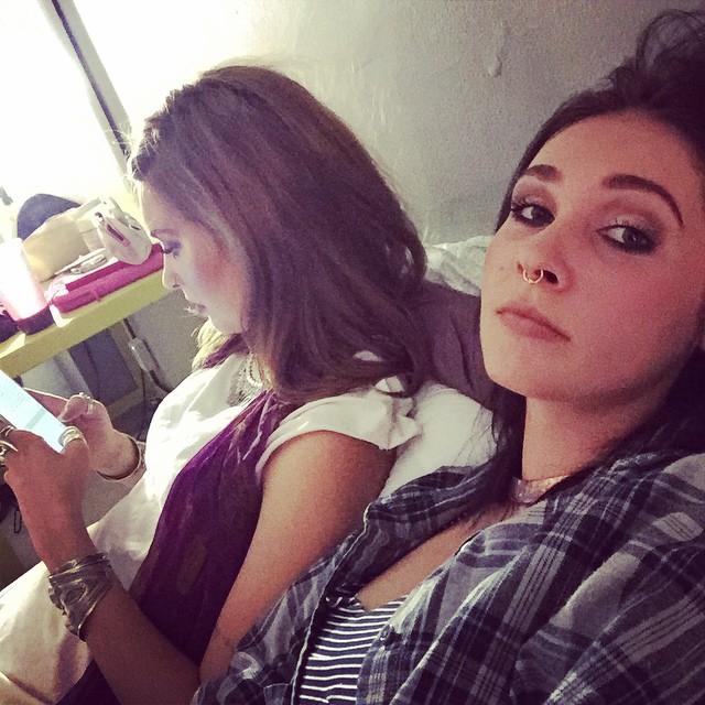 _SimoneMiller's tweet photo. Our relationship has been on the rocks ever since she got the new iPhone 6 plus 🙍 http://t.co/7Jg2j41kgn