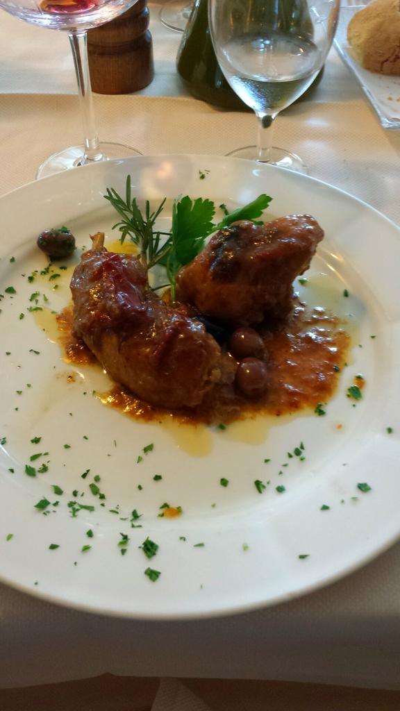 AngeMazzi's tweet image. #PolloallaCacciatora con #Pomodori secchi secondo la tradizionale ricetta anni &apos;70 #Rafanelli #Pistoia