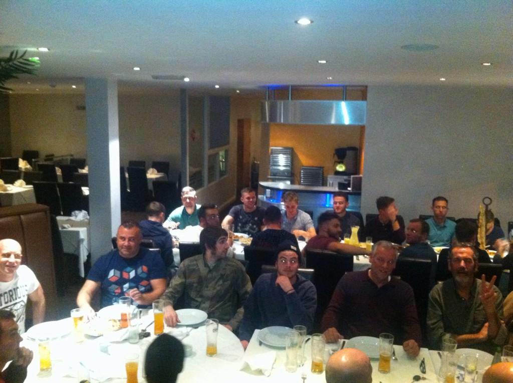 Horbury_TownFC's tweet photo. Worlds longest quiz and amazing food, thank you @cinnamon_lounge for a great night #lads #8in8 #UTT http://t.co/M6hta3gNCL