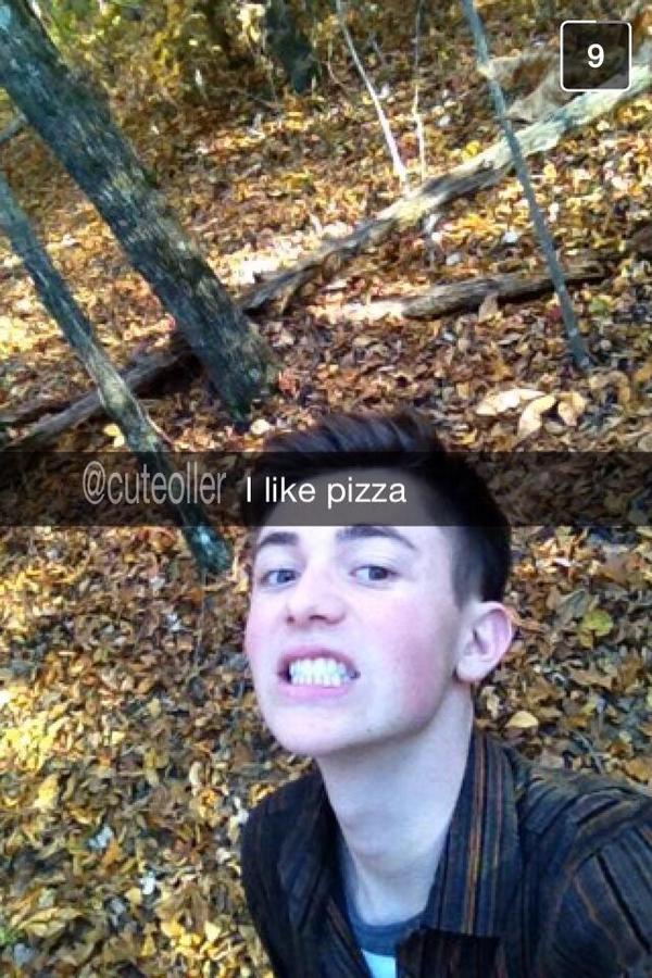 GreysonChanceU's tweet photo. PHOTO - Just mention the word “Pizza” around Greyson and look what happens!! - #PavlovsAlien - http://t.co/OjvoPPtHHL
