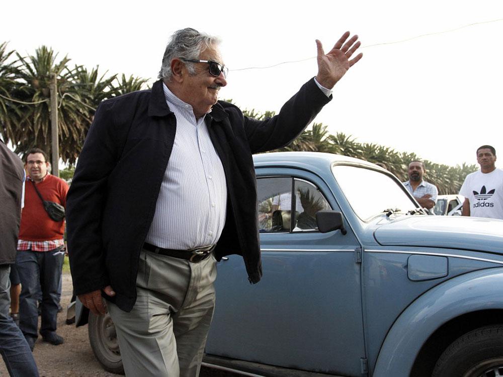 "Según Mujica,es un alivio q la mitad de nuevos parlamentarios no sean universitarios. teledoce.com/?p=19787 " TRISTE