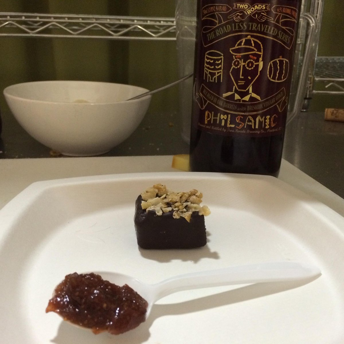 2RoadsMegh's tweet photo. Congrats @leemovic @formaggio Queso Royale IX champ! Nice @2RoadsBrewing #Philsamic pairing! http://t.co/Xg9wBEmYPg … http://t.co/Wiq1fkYgfL