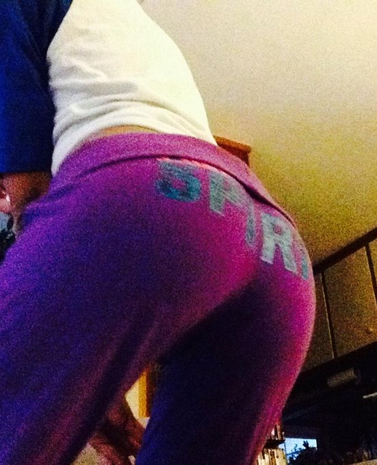 B-b-b-b-boooty, biz-notches http://t.co/S2xYhncBhY<a href="/tag/snapchat"class="tags"><span>#snapchat</span></a>