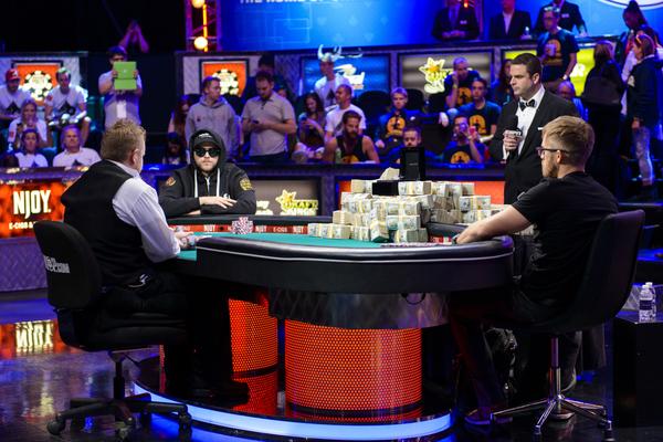 JOAKING_JPG's tweet image. Y el gran ganador es @Martin_Jacobson  #WSOP #WSOPMainEvent #WSOP2014 @WSOP