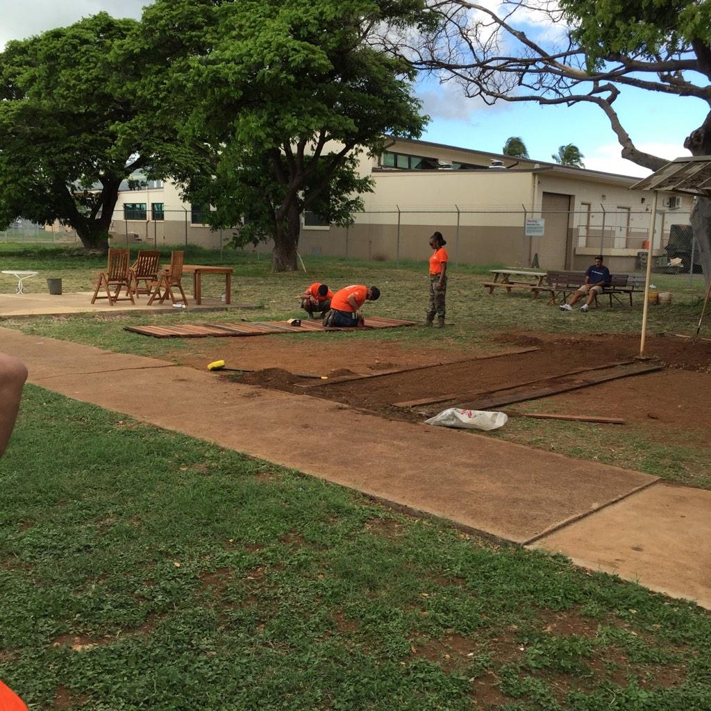 BeccaFire's tweet photo. #TeamDepot #pearlcityhomedepot#veteranshousingproject#HomeDepot http://t.co/DIcsmsV8TP