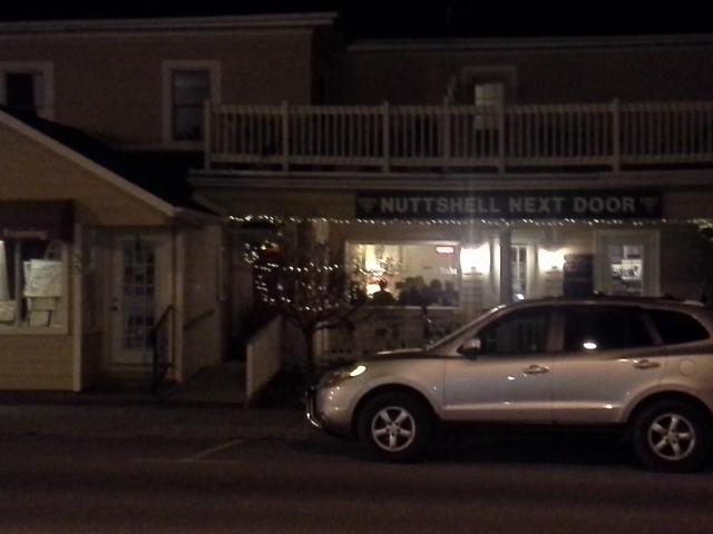 jaynutt50's tweet photo. #Nuttshell. At night. http://t.co/Kha5tSDkTI