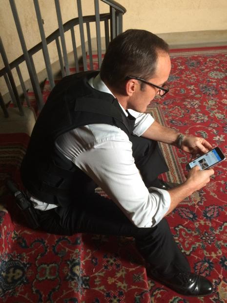 “<a href="/wendilynnmakeup/">WendiLynnMakeup</a>: Look who's #LiveTweeting ... Our #1 Agent fast with the thumbs <a href="/clarkgregg/">Clark Gregg</a> ... ” Dude! #sneaky