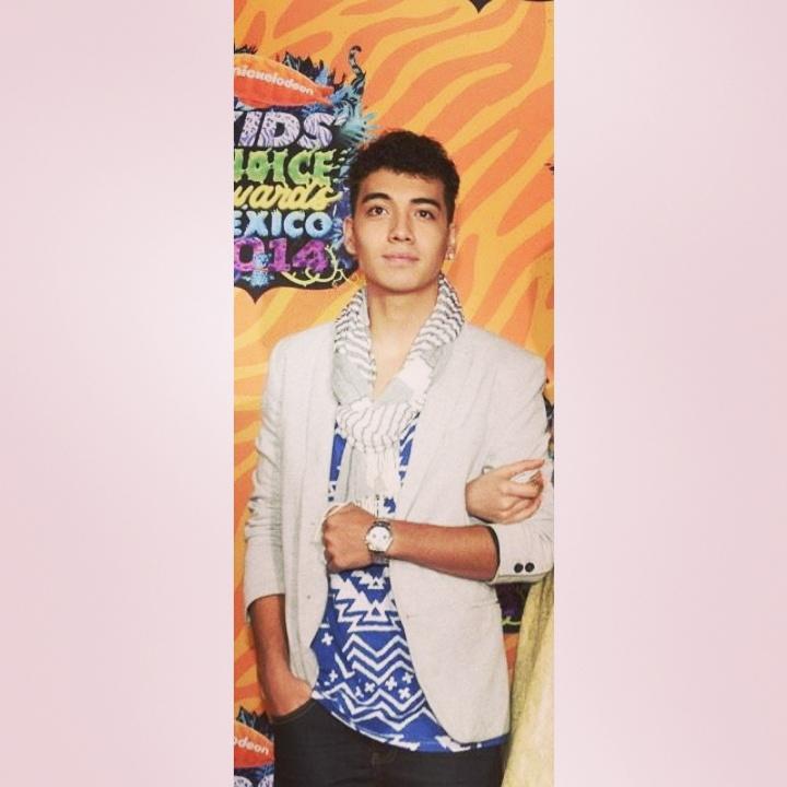 SolanoMex's tweet photo. Esa elegancia siempre tan presente ¡My world @Saakmx! 😍 http://t.co/nJuvsmf7DU