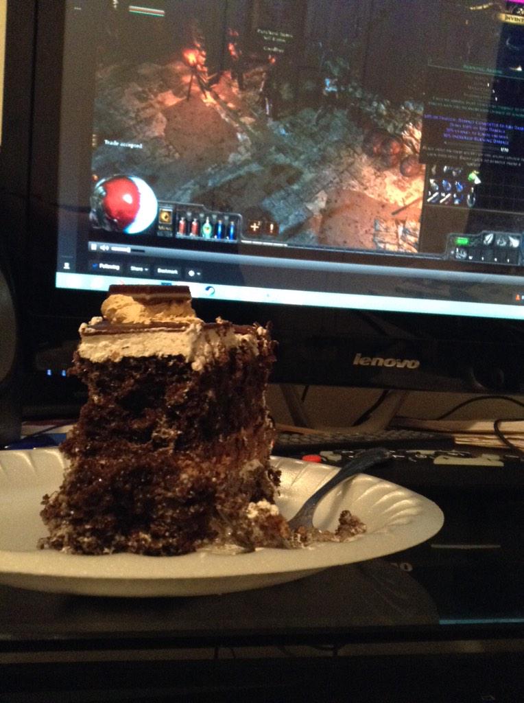dorian_morales's tweet image. @ParallaxStella b-day cake while watching the stream #Beststream #BestCake
