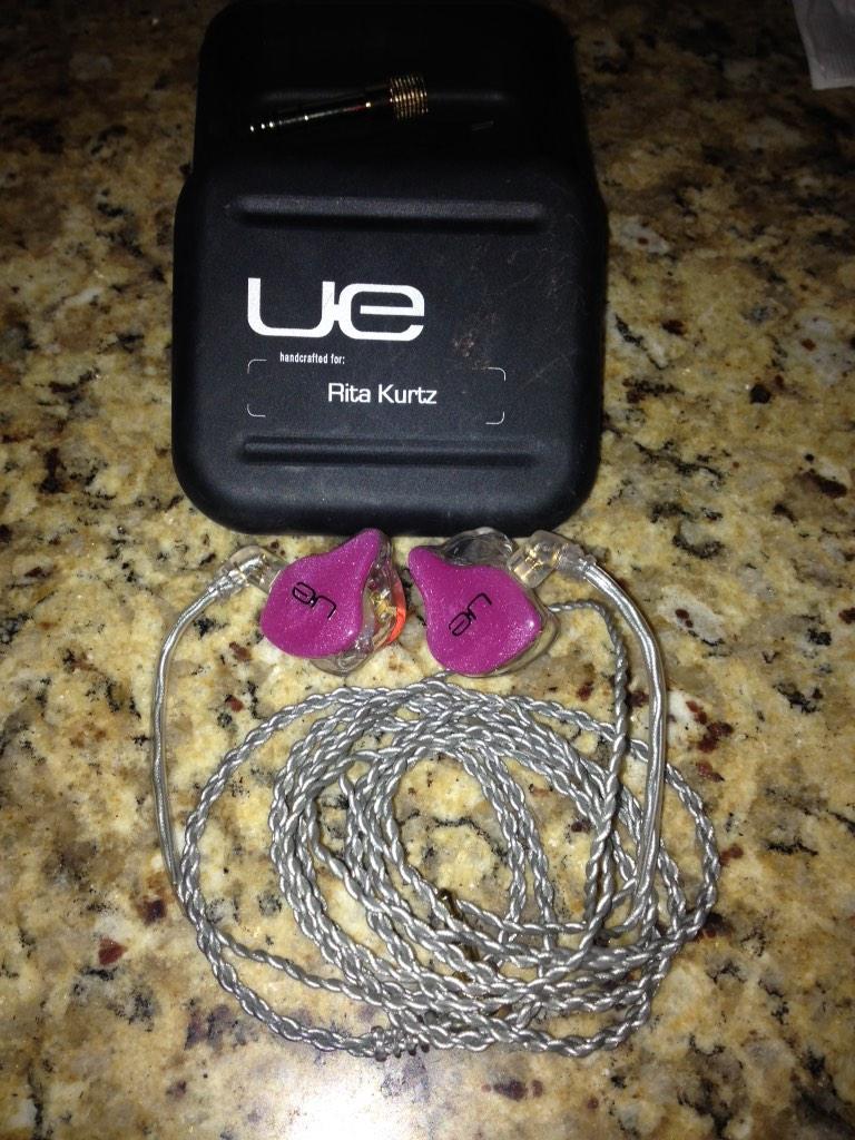 RitaKurtz's tweet photo. #ultimateears #ultimatearspro #logitech #custommade #ritaritarita #wontfallout #greatwhenyoumovelikeritadoes http://t.co/NHZTOhJZ3x