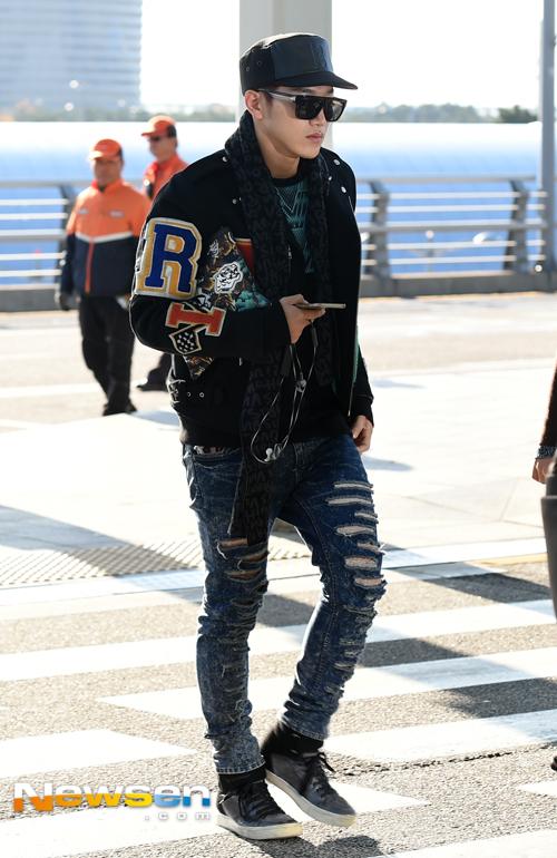 2pmalways's tweet photo. [Press] 141112 Incheon Airport - to New York http://t.co/pVHDxM1MLF http://t.co/6R5D3SNQZw