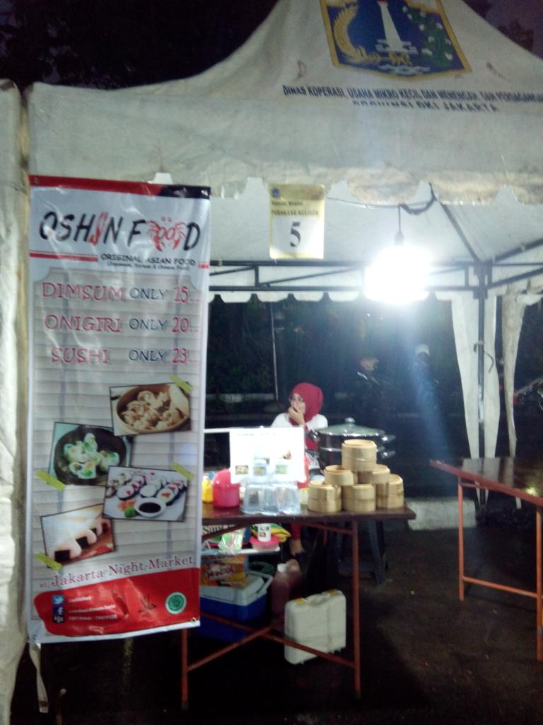 oshinfood's tweet photo. Kami hadir kembali di jakarta night market 2014 di jl. Medan merdeka selatan jakarta pusat http://t.co/zi4yk6UfHY