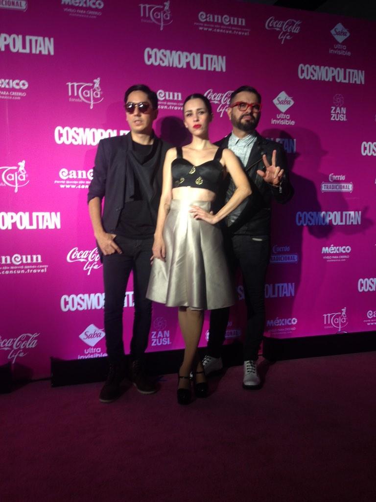 cosmopolitanmx's tweet photo. @Belanova festejando nuestro Aniversario con toda la actitud. #CelebroComoCOSMO #HBDayCOSMO http://t.co/ovYYPTxbTY