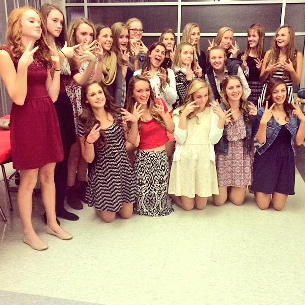 gracewtheface's tweet photo. "Everyone do the Molly pose" 
"SQUAAAAAAAAD!!!!" #XC2014 http://t.co/lVDsfN5ZD6