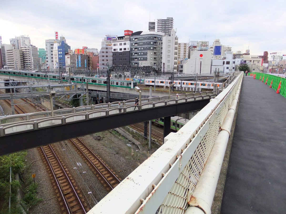 どらchan ロケ地散歩やってます V Twitter ロケ地散歩 桜からの手紙 他 池袋大橋 東京都豊島区池袋と上池袋を結ぶ 柏木由紀さんと北原里英さんが歩いていた橋 他に ごくせん 黒服物語 池袋ウエストゲートパーク 等でも登場 Http T Co 7pqdbxd1wx