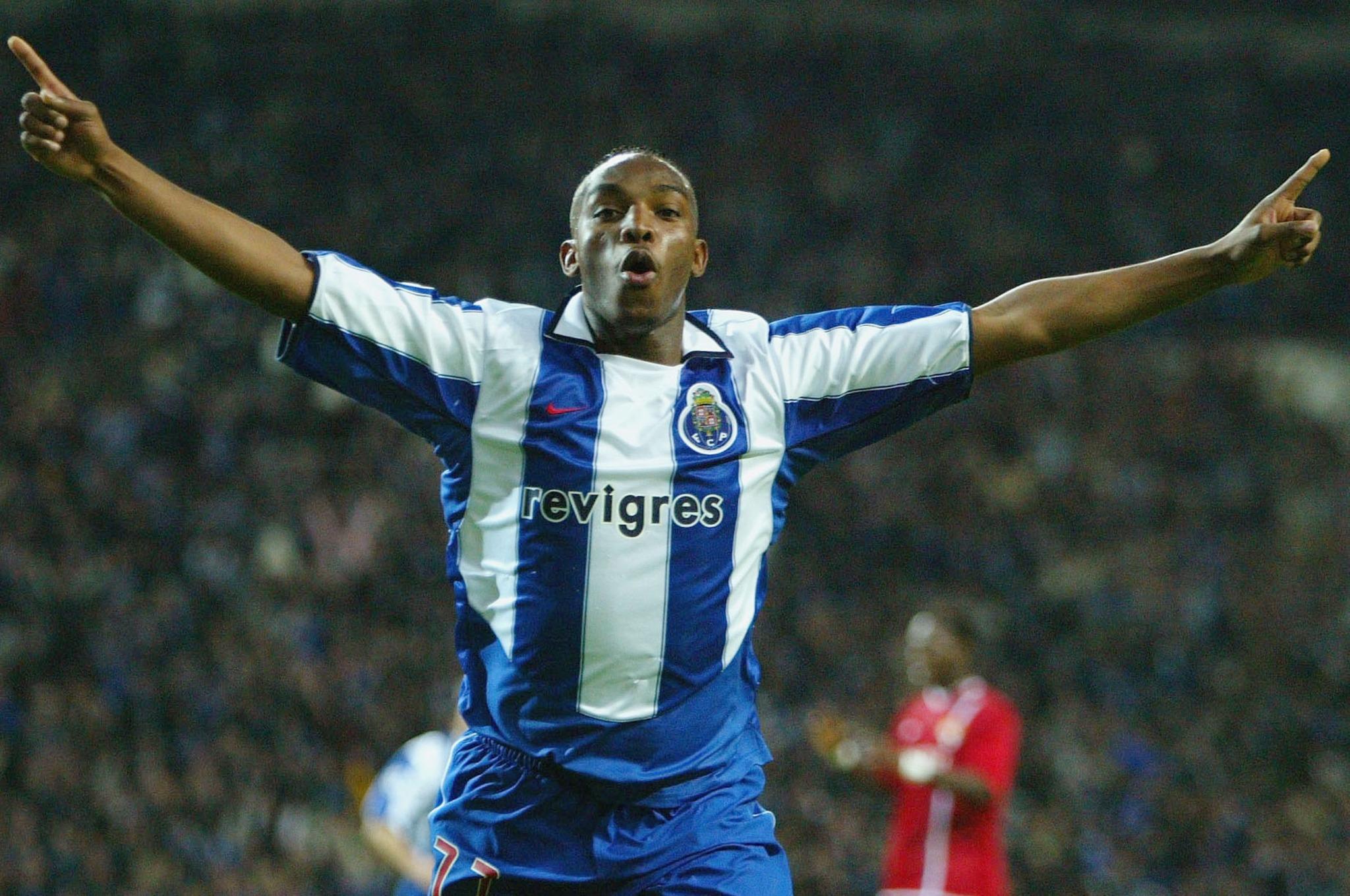 Benni McCarthy scored 4 times in  season, & hes 37 today. Happy Birthday 