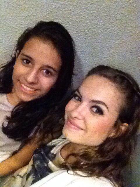 singeroflua's tweet image. Quando a ídola não sabe tirar selfie fica mais ou menos assim 😹😹❤️