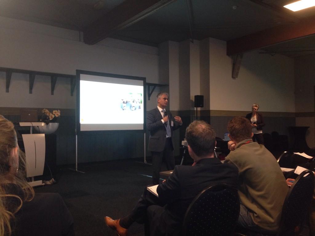 dadeklein's tweet image. Gedeputeerde @ruudvheugten licht de Brabantse visie en aanpak ogv zero emissiebus vervoer toe. @BusTech2014