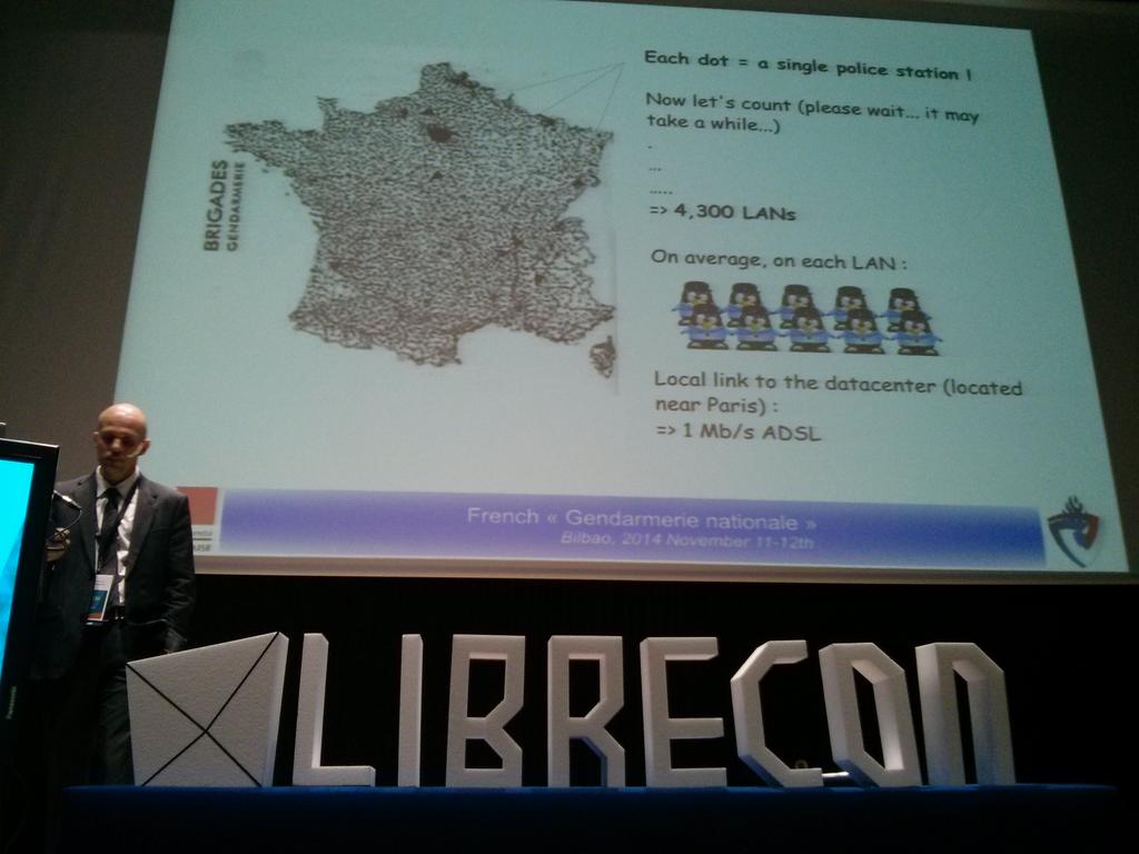 oscarzor's tweet image. Stephane Dumond de @Gendarmerie nos explica la mayor migración a Linux efectuada en el mundo (95.000) #Librecon2014