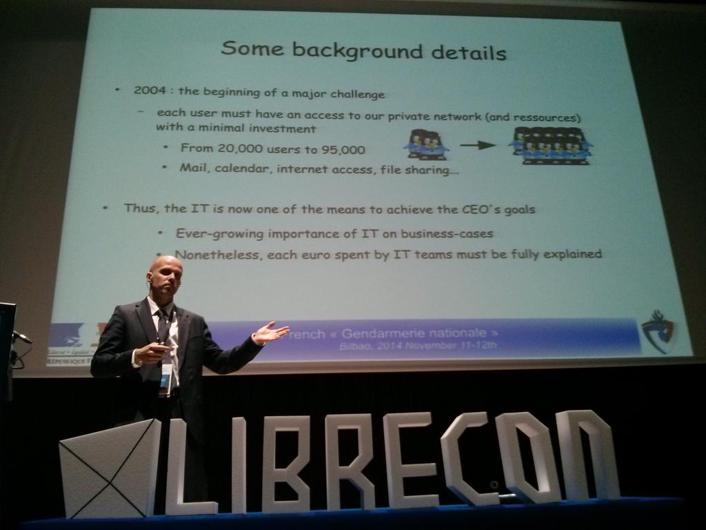oscarzor's tweet image. Stephane Dumond de @Gendarmerie nos explica la mayor migración a Linux efectuada en el mundo (95.000) #Librecon2014