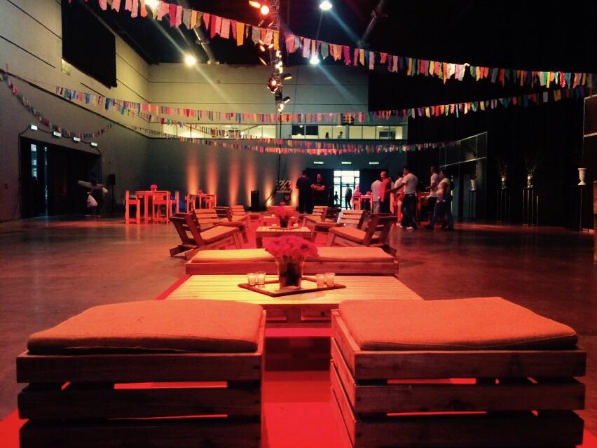 Hay clima de fiesta &amp; diablitos! #independiente <a href="/miradaamb/">Mirada</a>