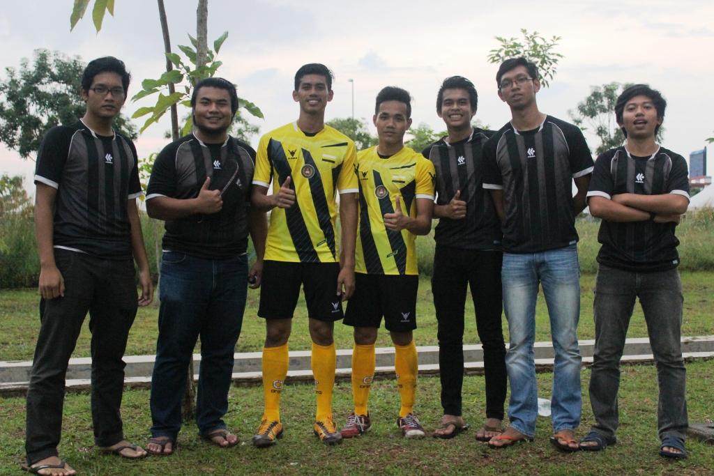 sukan_uitmperak's tweet photo. BROTHERHOOD..BIDARA GUYS reunion at Hang Jebat Stadium..

#karisma2014 
#futsal UiTM Perak
#prayforwanNasa http://t.co/lvi9cuSyW4