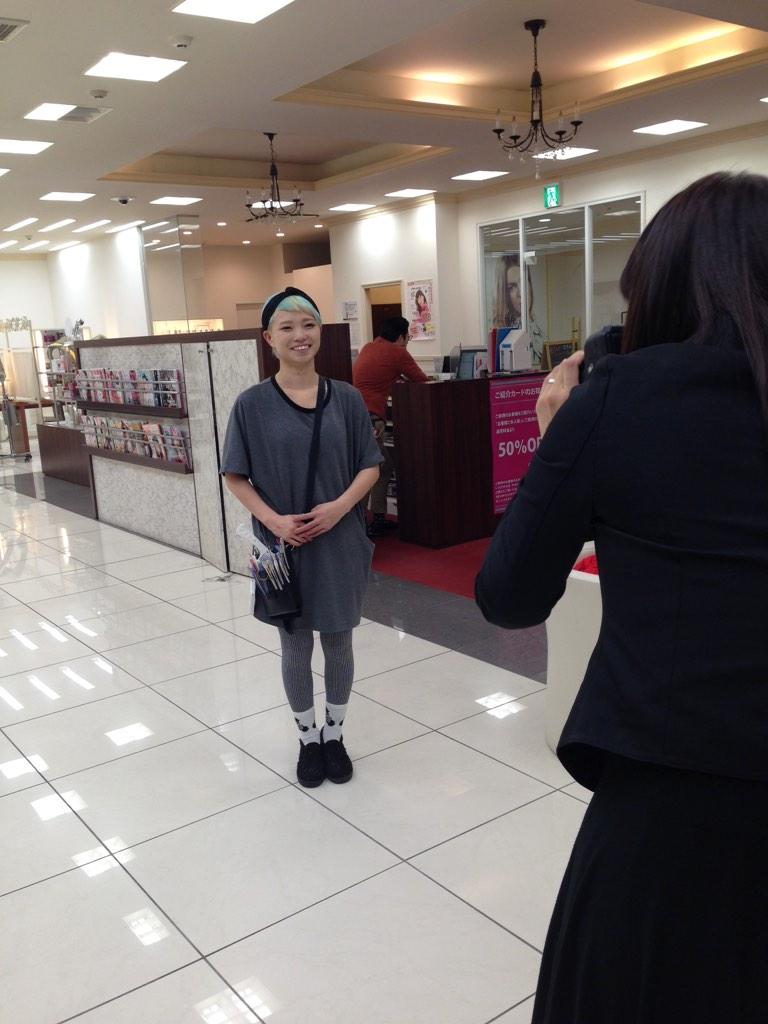 ash リクルート 東京 神奈川 千葉 埼玉美容室 新卒採用 V Twitter 本日は新潟にある国際ビューティモード専門学校から松田先生が Ash阿佐ヶ谷店に卒業生の本間千里さん 1年生 の取材で来てくださいました 学校のパンフレットなどに載せてくださるそうです ash リクルート 東京 神奈川 千葉 埼玉美容室 新卒採用 V Twitter 本日は新潟にある国際ビューティモード専門学校から松田先生が Ash阿佐ヶ谷店に卒業生の本間千里さん 1年生 の取材で来てくださいました 学校のパンフレットなどに載せてくださるそうです