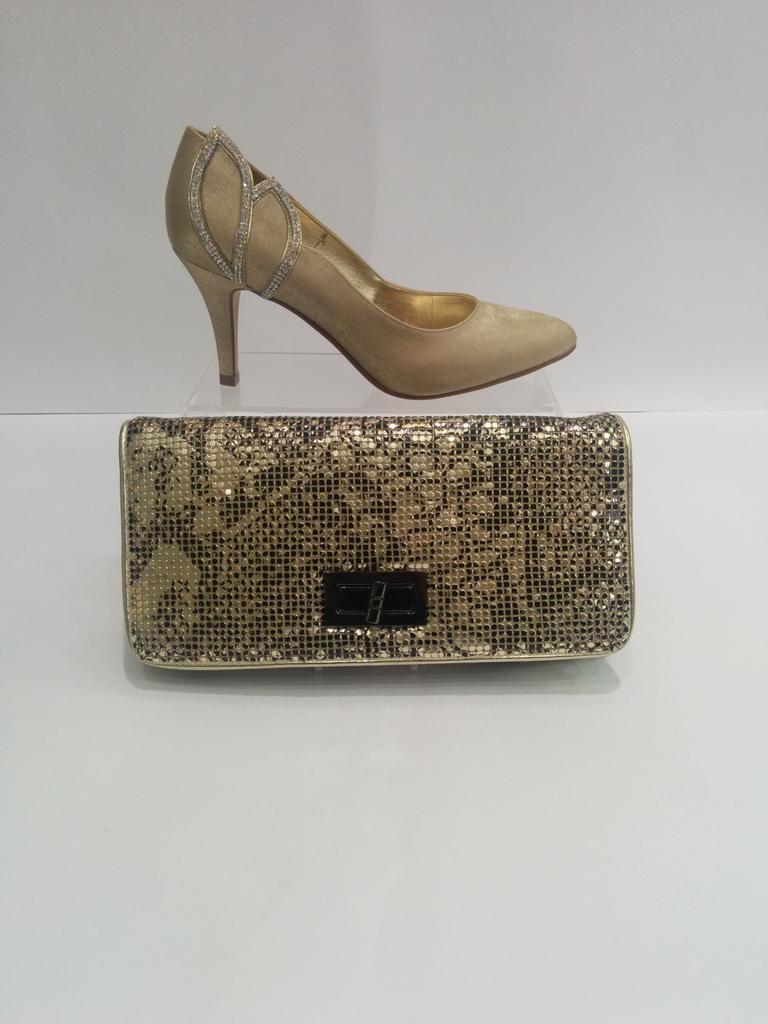 Dipiur's tweet photo. Nueva Colección!! Zapatos y Carteras para toda ocasión http://t.co/ot38vlPCgc