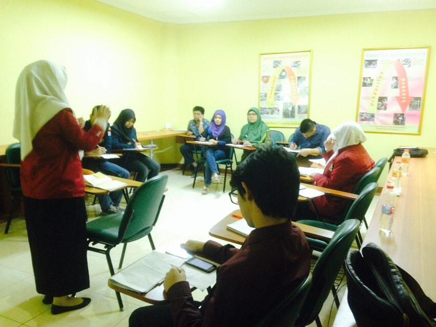 Preliminary Round 2 A: Telkom A (pro) VS UB A (kontra) now at UKM center!