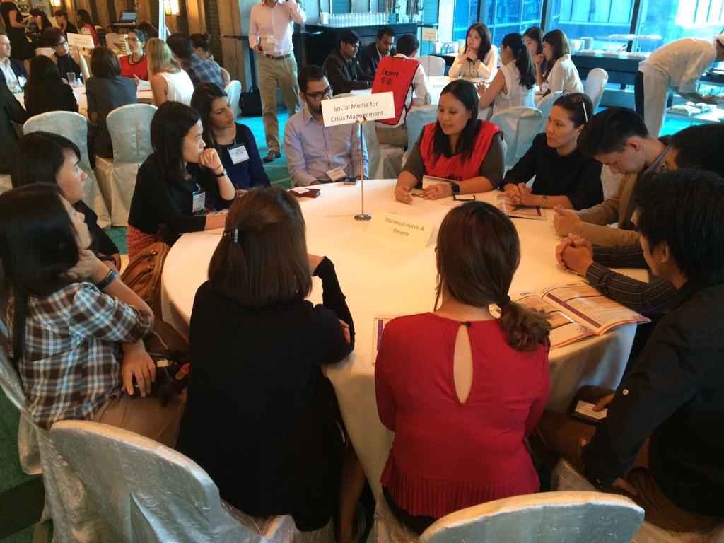 mikeynhk's tweet photo. Meet The Experts Roundtables with Starwood Hotels and other Experts @ClickZAsia #CZLBKK http://t.co/QJm9EkQ82P