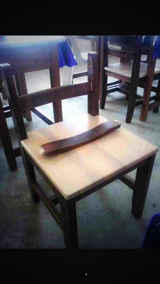 QilaMohammad's tweet photo. Gomohh ikaaa .. Goyang kepala goyang goyang kerusi .. Hambekkk kau .. Kerusi tercabut http://t.co/nghBgmub9Z