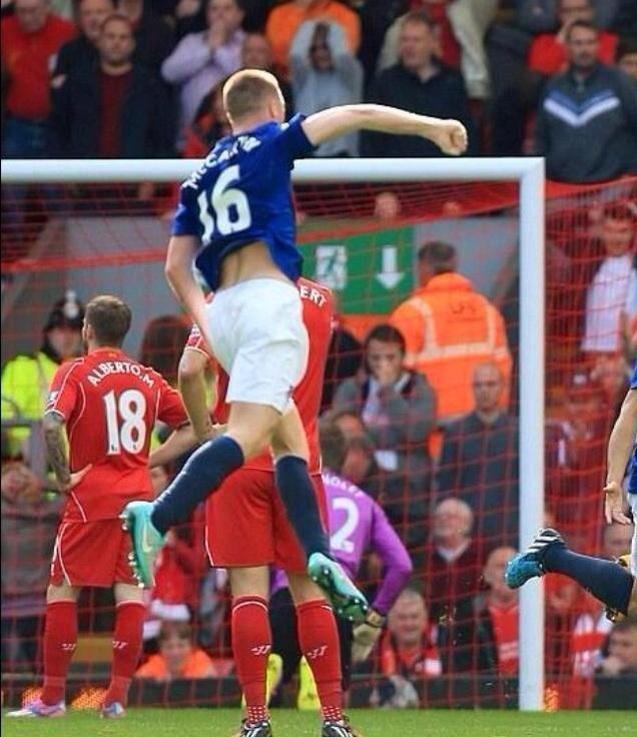 Happy Birthday to James McCarthy. The Irishman has proved to be an amazing player for EFC. 