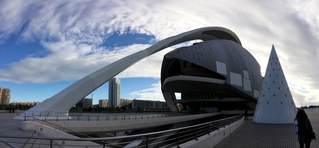 3dprinting's tweet photo. “@sonnyvu: Excited to talk about #wearables & #IoT here in beautiful Valencia w/ #emtechES http://t.co/JONvs1huhX”